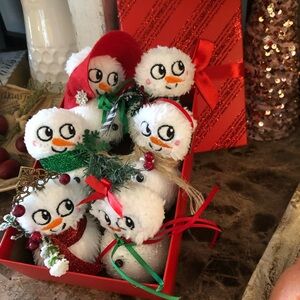 ⛄️Box full of Snowpeople⛄️